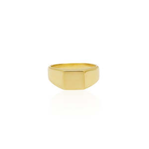 Recommended Bracelets Gold: Classic Square Signet Ring - Gold