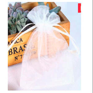 Favour Bag: CLEARANCE Organza Bags - White (10x15cm)