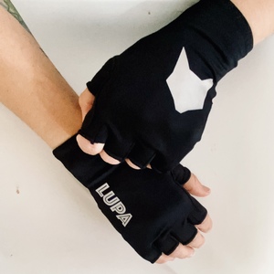 WOMENS CYCLING GLOVES - Black and pink womens cycling gloves