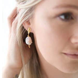 Jewellery 1: Earrings | Large Fresh Water Pearl
