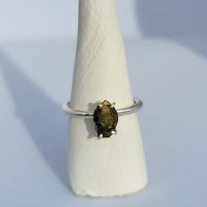 Coloured Rough Sapphire Jewellery: Green Yellow Sapphire Ring