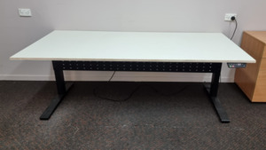 Electric Height Adjustable Desk – Black – Automotive Luxury with Luxxio Detailing