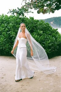 Products: LAURA VEIL - LVR Bridal