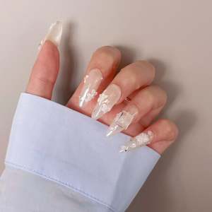 Festive Giveaway: Crystal Bloom