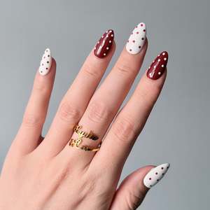 Press-on Nails: Cherry