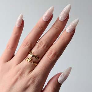 Press-on Nails: Lace Whisper