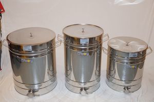 Products: Stainless Steel Settler With Handles And Sieve Various Sizes