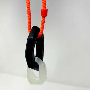 Maca Links: Links Pendant Black and Glow in the Dark