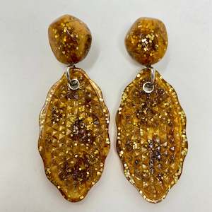 Rock Earrings: Cateye Earrings, amber, gold dust and glitter