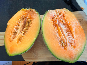 Products: Rock Melon (small) Macas Green Fam