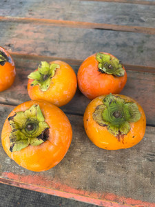 Products: Persimmons Macas Green Fam