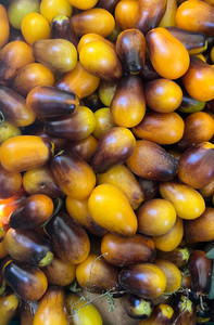 Pear Drop Tomatoes Macas Green Fam