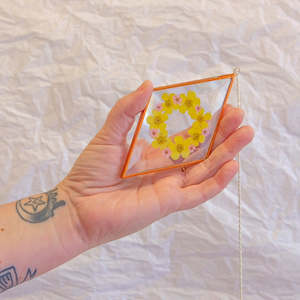 Hydrangea Ranger: Diamond Flower Suncatcher - Med Wreath - Buttercup Mix