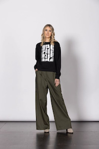 Nursing Friendly: Motif Sweatshirt - Black