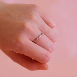 Mabel Pepe: Garland Ring - Silver