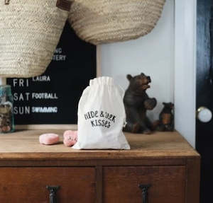 Baby Child Play: Hide & Seek Kisses Game