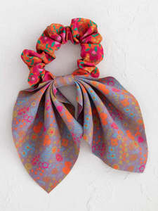 Under 25 Goodies: Tie Hair Scrunchie - Vibrant Plum