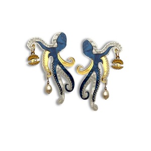 Acrylic Statement Stud Earrings - Octopussy