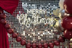 Neon Signs: "Merry Christmas" Neon Sign