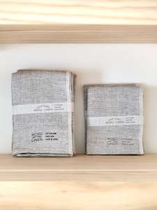Kontex: Moku Linen Lightweight Towels – Charcoal