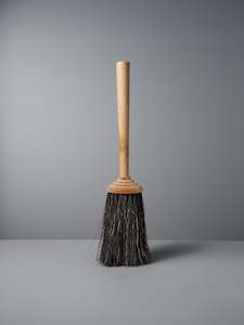 Iris Hantverk: Short Handle Porch Broom – Birch & Arenga