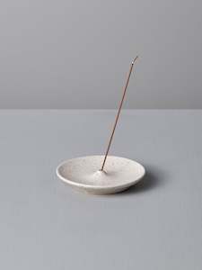Nicola Shuttleworth: Incense Holder – Speckled White
