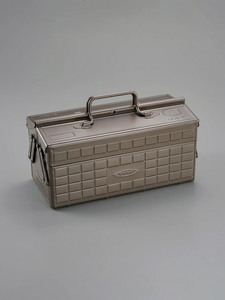 Under 250: Cantilever Toolbox ST-350 – Titanium