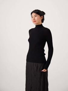 Heart Turtle Neck – Black