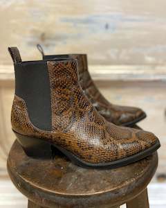 Everlane The Western Boot Snakeskin-brown