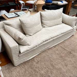 Furniture: Reese Sofa 3.5 S&P