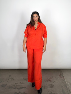 MAKE YOUR MOVE POPOVER BLOUSE