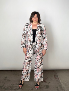 Frontpage: THE POWER MOVE BLAZER