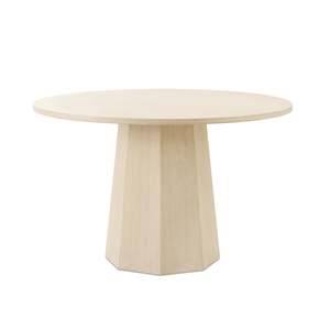 Furniture: Kaiser Dining Table