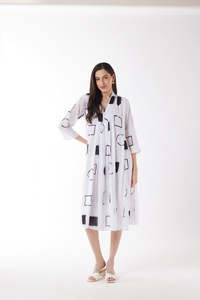 Au Hasard Dun Voyage - Geo Dress