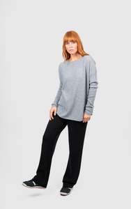 Bridge and Lord - Queen Crew neck curve hem pullover