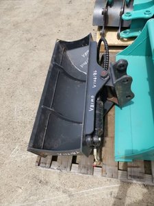 Products: 1000mm wide Tilt Bucket for Sunward SWE18A or similar - Magellan Imports Wellsford