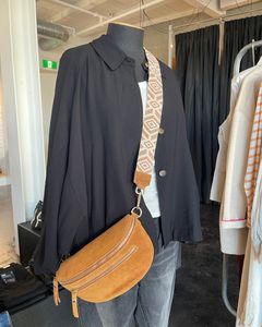 Accessories: Lauren Vidal - Elda Bag