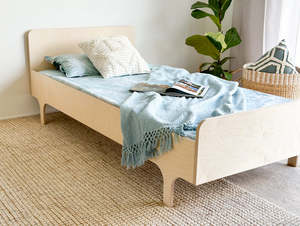 Single Beds Ply: Minimalist bed PLY