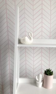 Contemporary Patterns: Zig Zag Stripe Pink