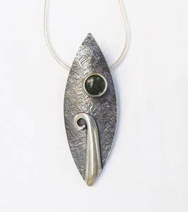 “Koru” Pendant by Bob Wyber