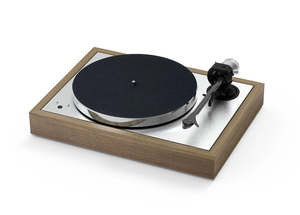 Pro-Ject The Classic Evo Turntable with Ortofon 2M Silver Cartridge