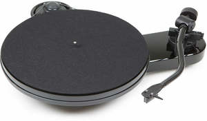 Pro-Ject RPM 3 Carbon Turntable with Ortofon 2M Silver Cartridge