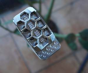 Superdrop: Titanium - SE149 - Squashed Toad "Skelly Hex" - 3-Click