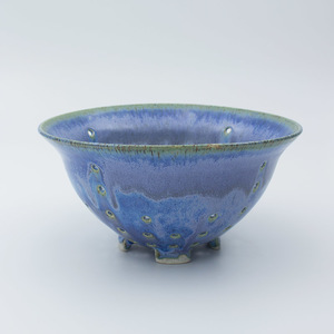 Products: Blue Berry Bowl  – Magpie Art Studio – Mike Hooton