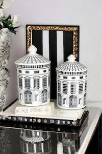 AMANDA ALEXANDER Mayfair Candle - Large - Black Oud