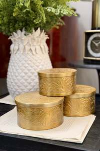 Global Collectables: Small Embossed Brass Box