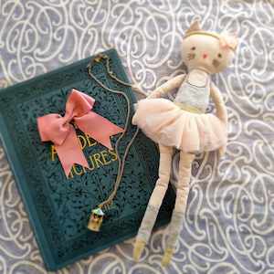 Soft Toys: Daisy Dancing Cat