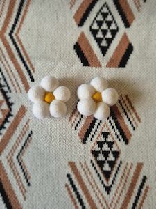 Soft Toys: 2pc Felt Flowers