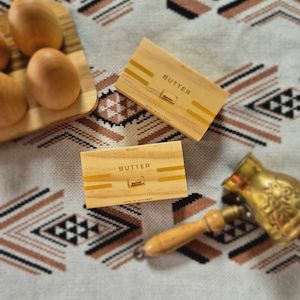 Wood Play Range: Butter/Pata Block