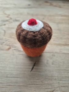 Kirihimete Collection: Red Velvet Cupcake